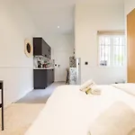 Cozy studio - upper Marais
